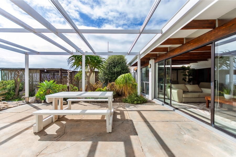 3 Bedroom Property for Sale in Britannia Bay Western Cape
